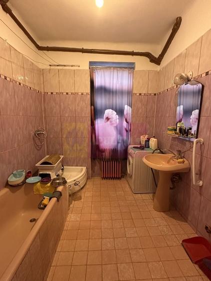 Apartament cu 4 camere semidecomandat în Ferdinand