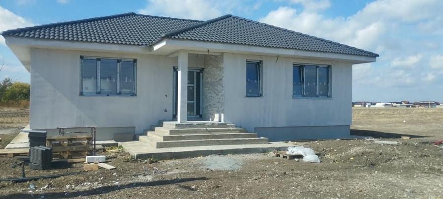 Casă cu 3 camere în Sântandrei