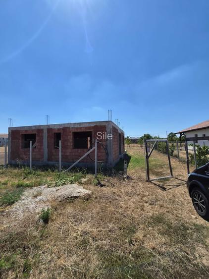 Casa de vanzare in constructie
