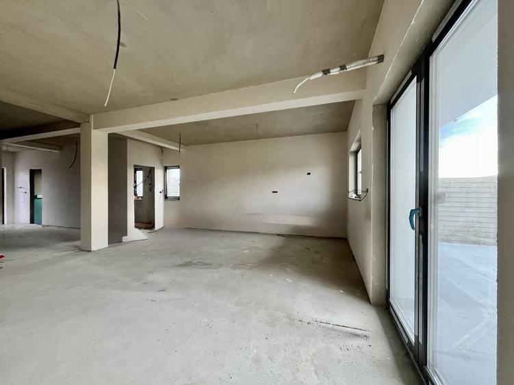 Duplex cu 4 camere cu Canalizare în Moșnița Nouă