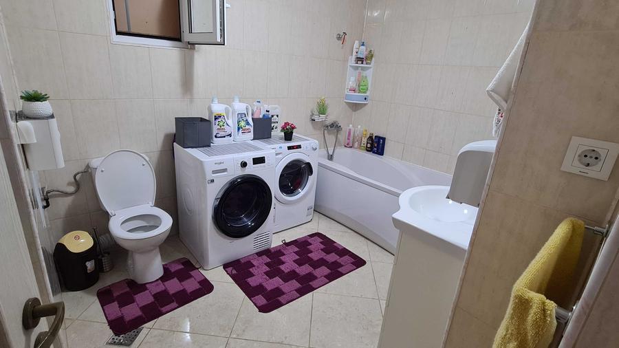 Apartament cu 3 camere semidecomandat în Central