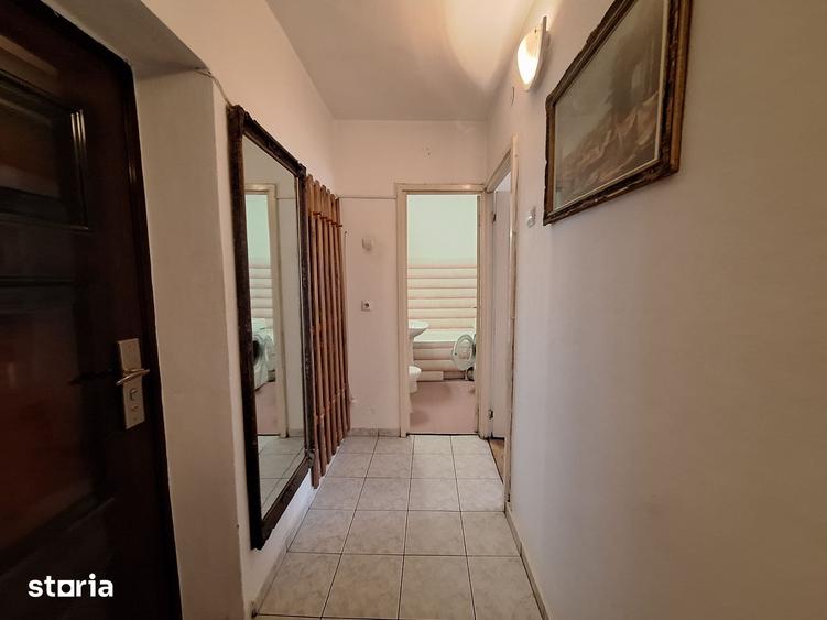 Garsonieră decomandată în Lunei