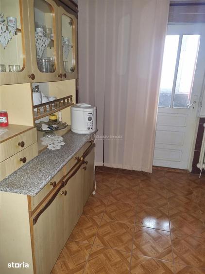 Apartament cu 3 camere decomandat în Libertății