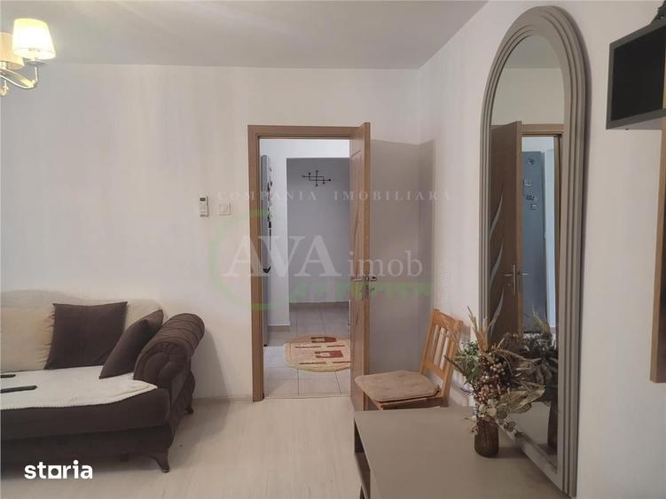 Apartament cu 3 camere semidecomandat în Bârsănești