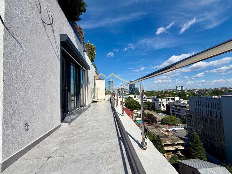 Apartament cu 5 camere decomandat în Herăstrău