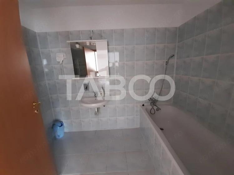 Spațiu comercial, de 2,300 mp, în Central