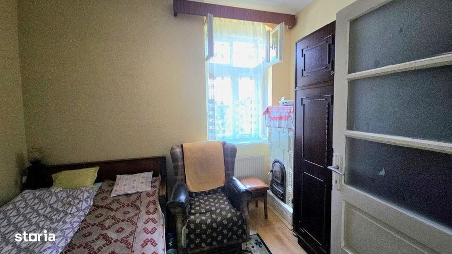 Casă cu 3 camere decomandat în Central