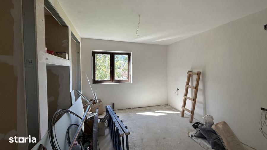 Casă cu 6 camere cu Teren 1806 Mp în Sadova