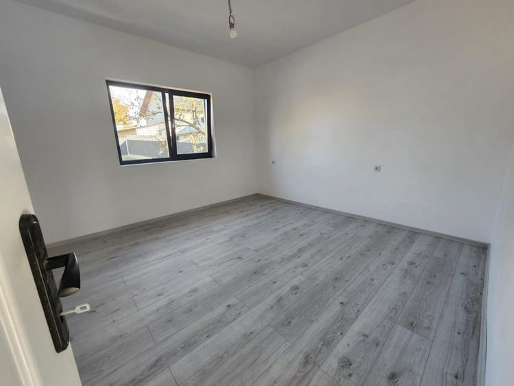 Casă individuală cu 3 camere cu Canalizare în Miroslava