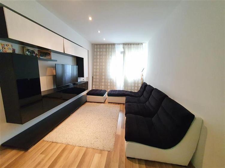 Apartament cu 2 camere decomandat în Vitan