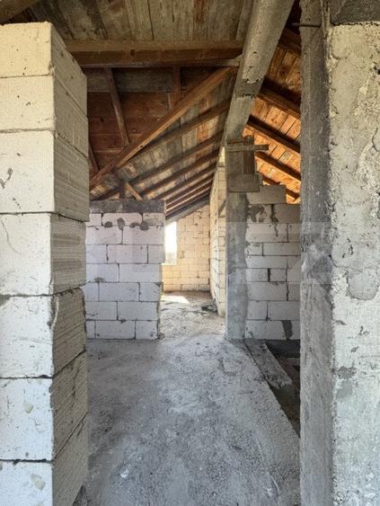 Casă individuală cu 4 camere cu Teren 420 Mp în Cernele