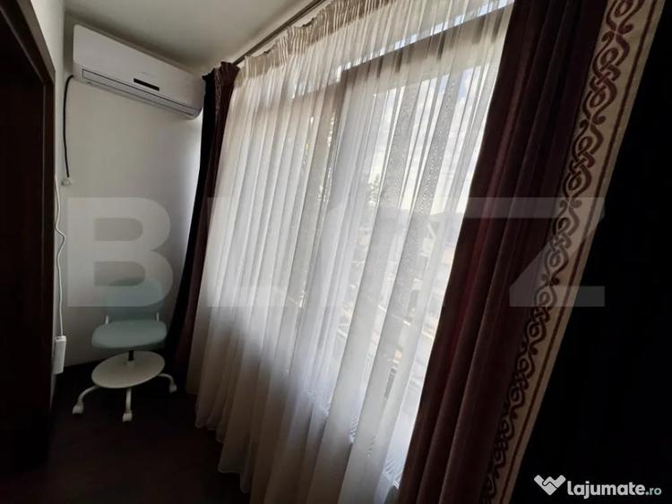 Apartament cu 4 camere decomandat în Sărari