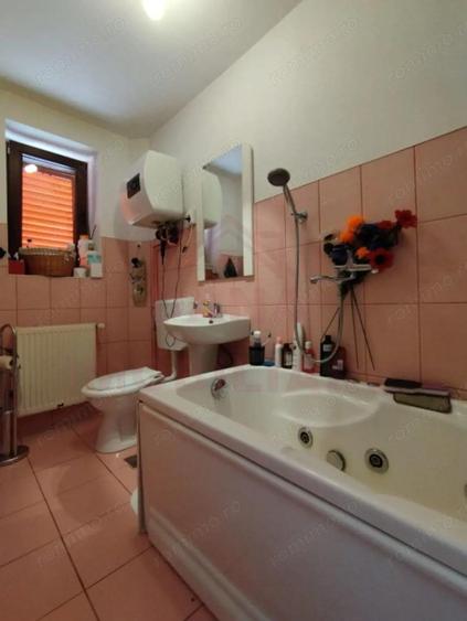 Casă cu Teren 440 Mp în Poiana
