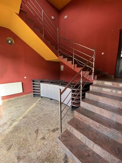 Spațiu comercial, de 400 mp, în Lunei