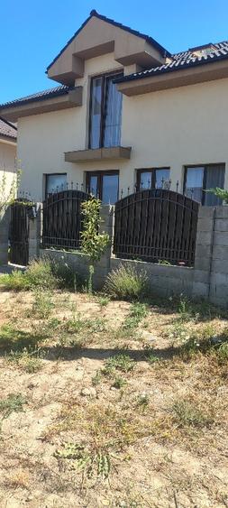 Casă individuală cu 4 camere cu Teren 250 Mp în Calea Clujului