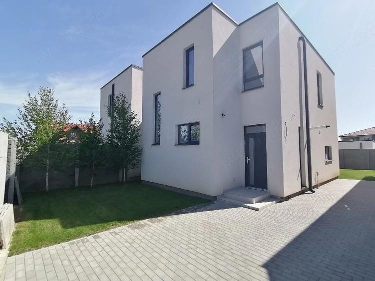 Casă cu 4 camere cu Teren 272 Mp în Moșnița Nouă
