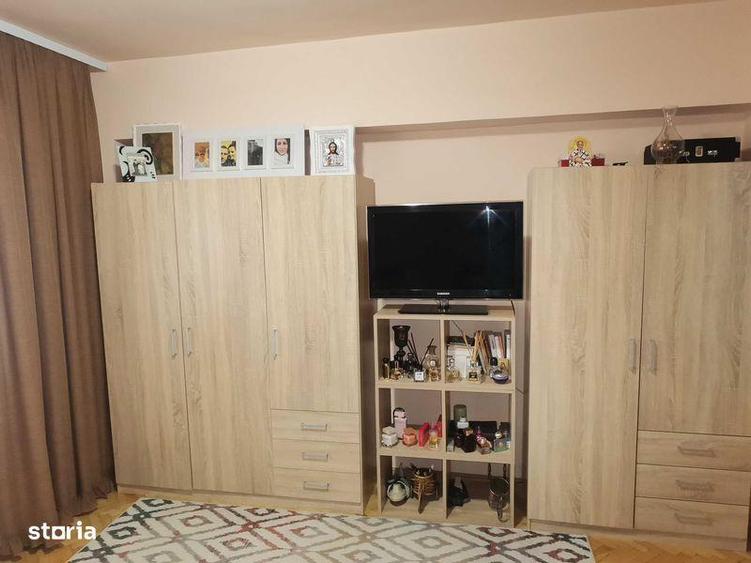 Apartament cu 4 camere decomandat în Traian