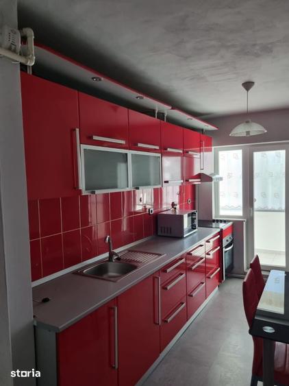 Apartament cu 3 camere în Traian