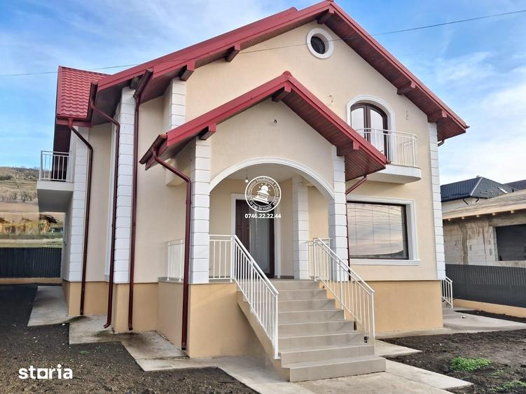 Casă cu 4 camere cu Teren 500 Mp în Lețcani
