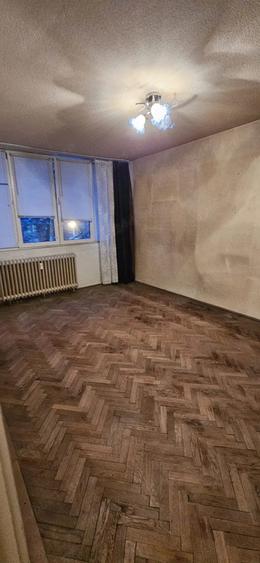 Apartament cu 2 camere decomandat în Arcul de Triumf