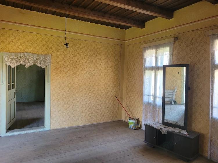 Casă cu 3 camere cu Teren 1497 Mp în Iara