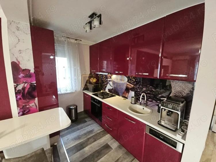 Apartament cu 3 camere decomandat în Giroc