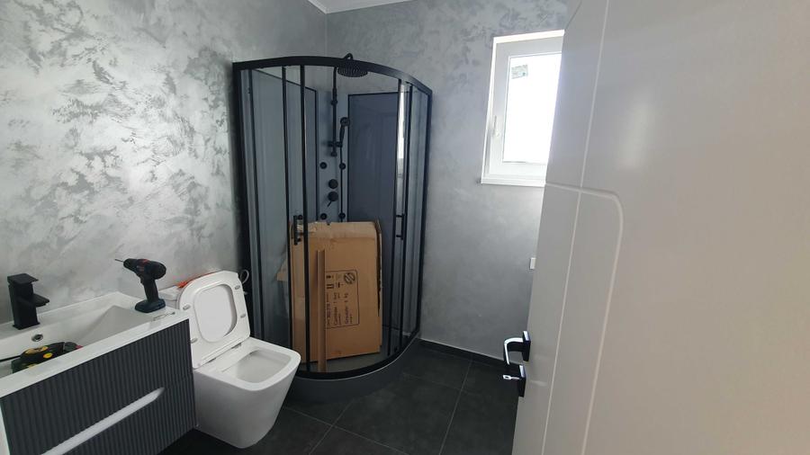 Casă cu 4 camere decomandat cu Teren 455 Mp în Berceni