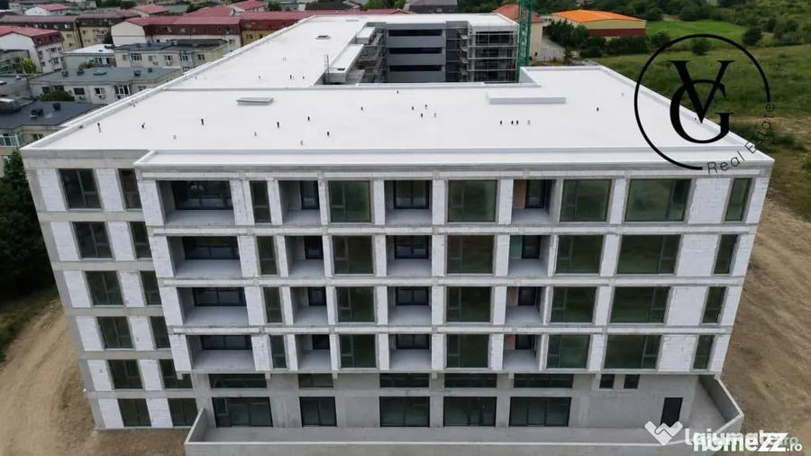 Apartament cu 4 camere decomandat în Central