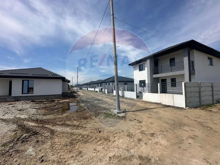 Teren Construcții intravilan de 545000 mp, în Dragomirești-Vale
