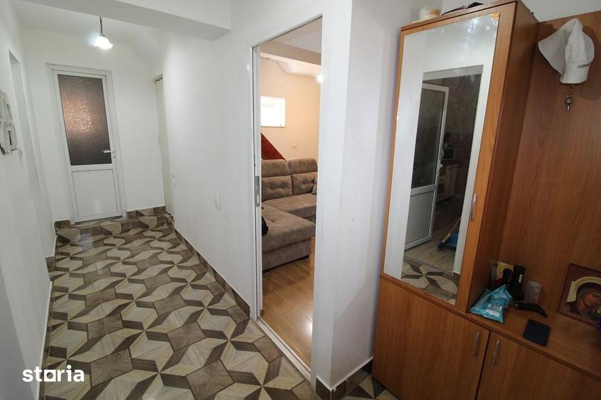 Casă cu 6 camere cu Teren 1100 Mp în Ghelari