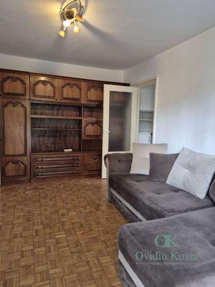 Apartament cu 2 camere, mobilat în Simeria