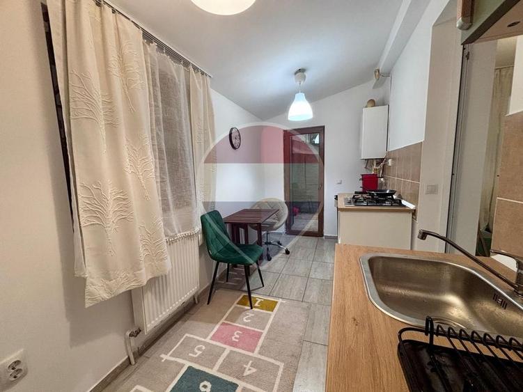 Apartament cu 2 camere, mobilat în Periferie