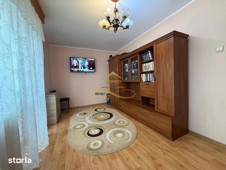 Apartament cu 3 camere decomandat, mobilat în Republicii