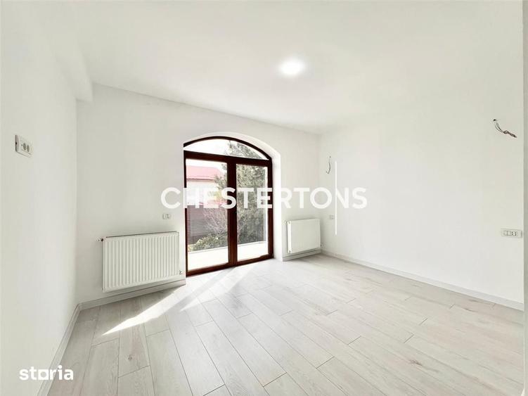 Casă cu 6 camere cu Teren 719 Mp în Ghencea