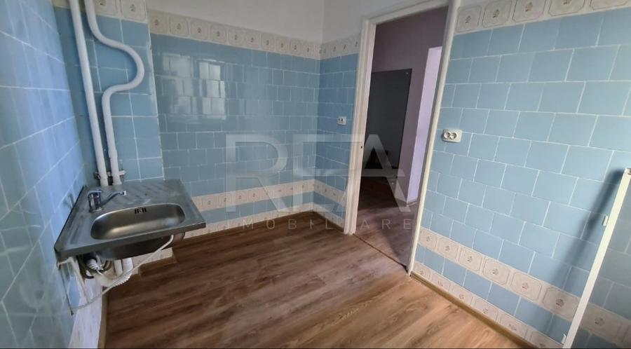Apartament cu 3 camere decomandat în Drumul Taberei