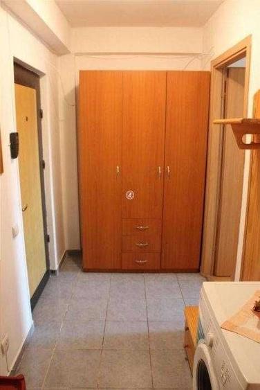 Garsonieră semidecomandată în Gară