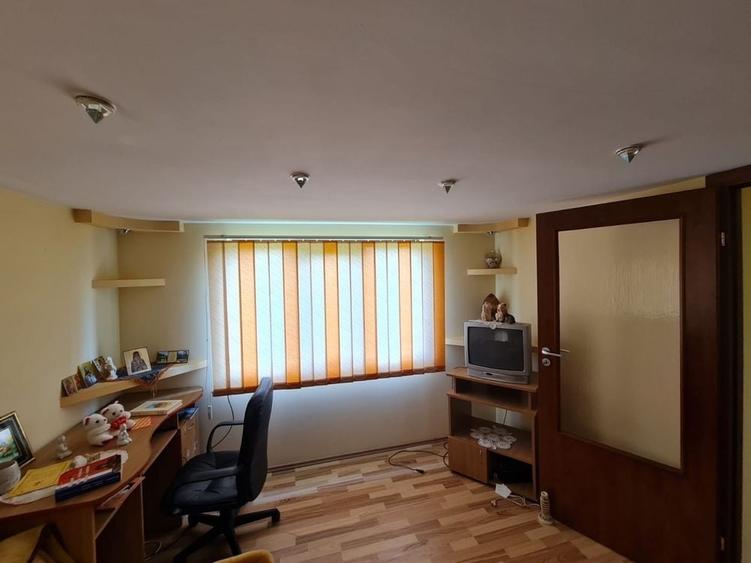 Casă cu 3 camere în Măgura