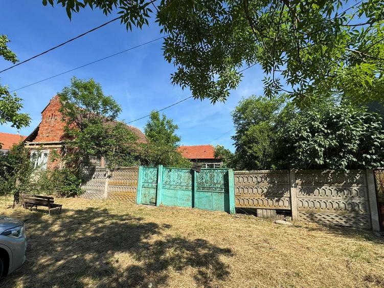 Teren de 2867 mp, în Uliuc
