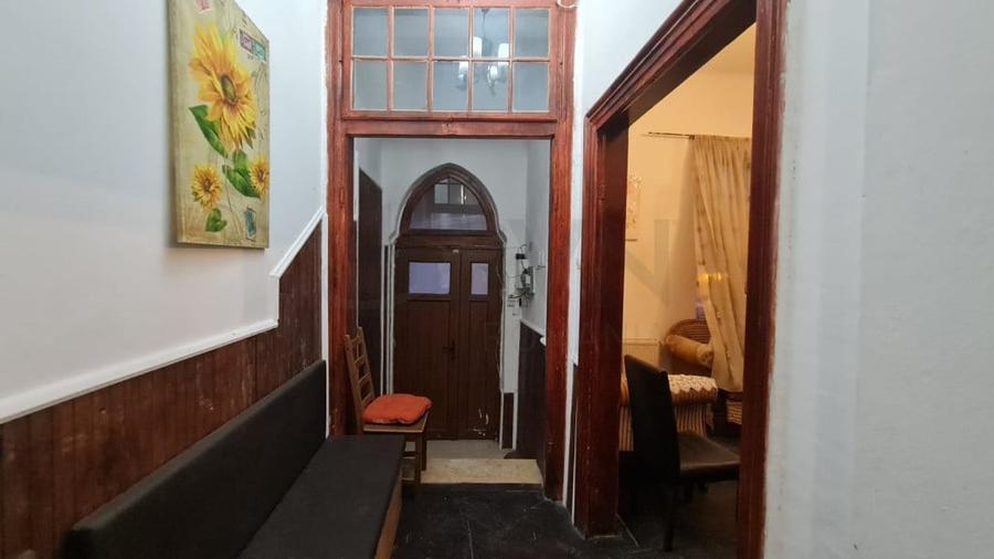 Casă cu 5 camere cu Teren 226 Mp în Central
