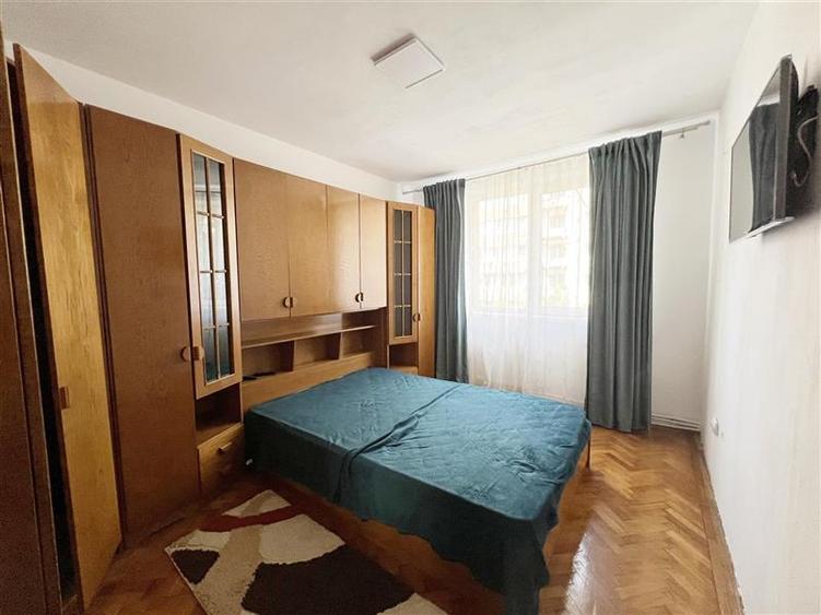 Apartament cu 3 camere decomandat, mobilat în Gării