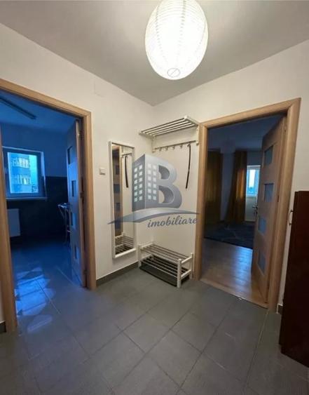 Apartament cu 2 camere semidecomandat, mobilat în 13 Septembrie