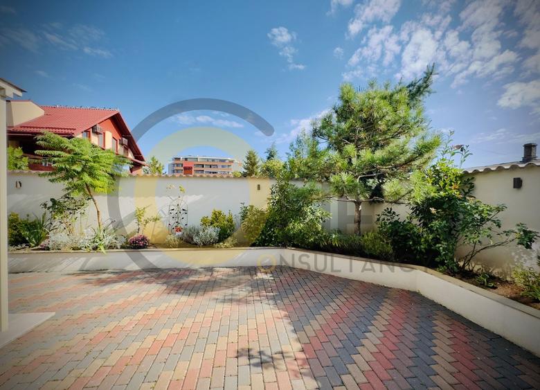 Apartament cu 5 camere decomandat, mobilat în Băneasa