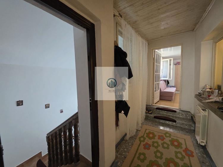 Casă individuală cu 4 camere cu Canalizare în Aurel Vlaicu