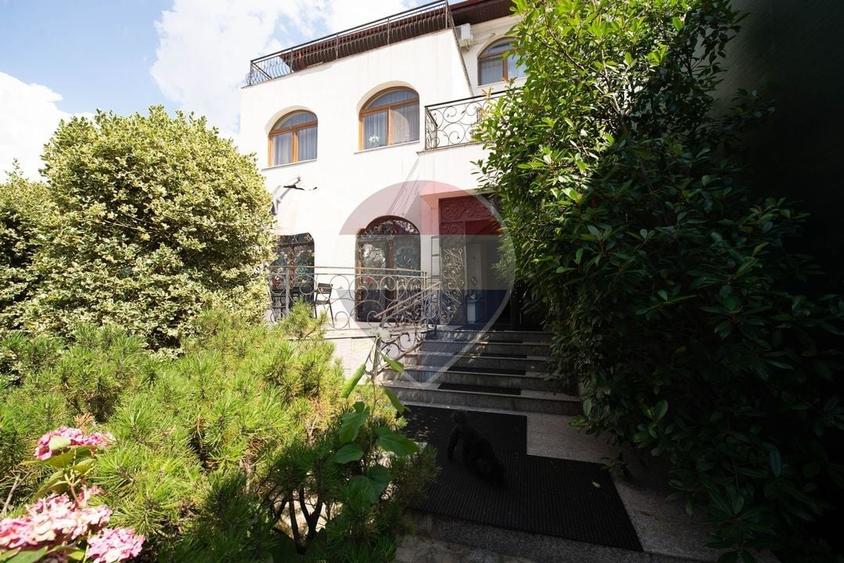 Apartament cu 3 camere, mobilat în Grivița