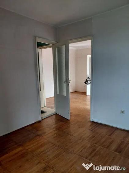 Apartament cu 2 camere semidecomandat în Țiglina 2