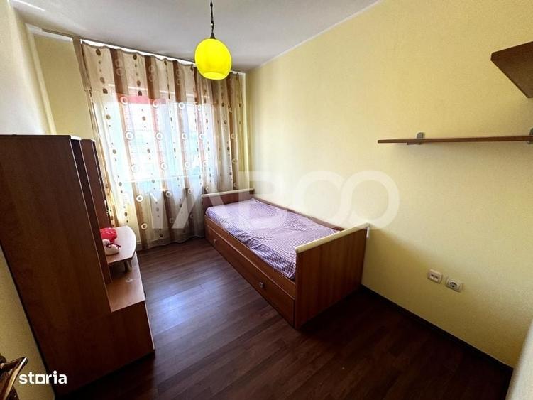 Apartament cu 4 camere decomandat în Vasile Aaron