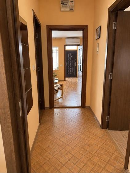 Casă individuală cu 3 camere cu Canalizare în Central