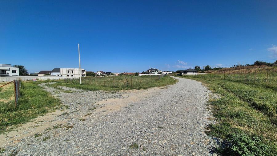 Teren de 350 mp, în Cârcea