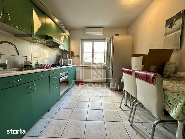 Apartament cu 3 camere decomandat în Soarelui