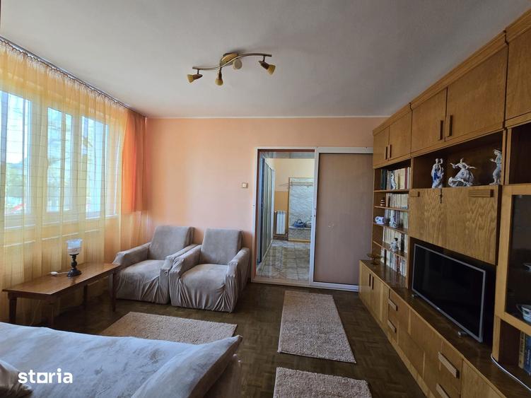 Apartament cu 2 camere nedecomandat în Micro 19